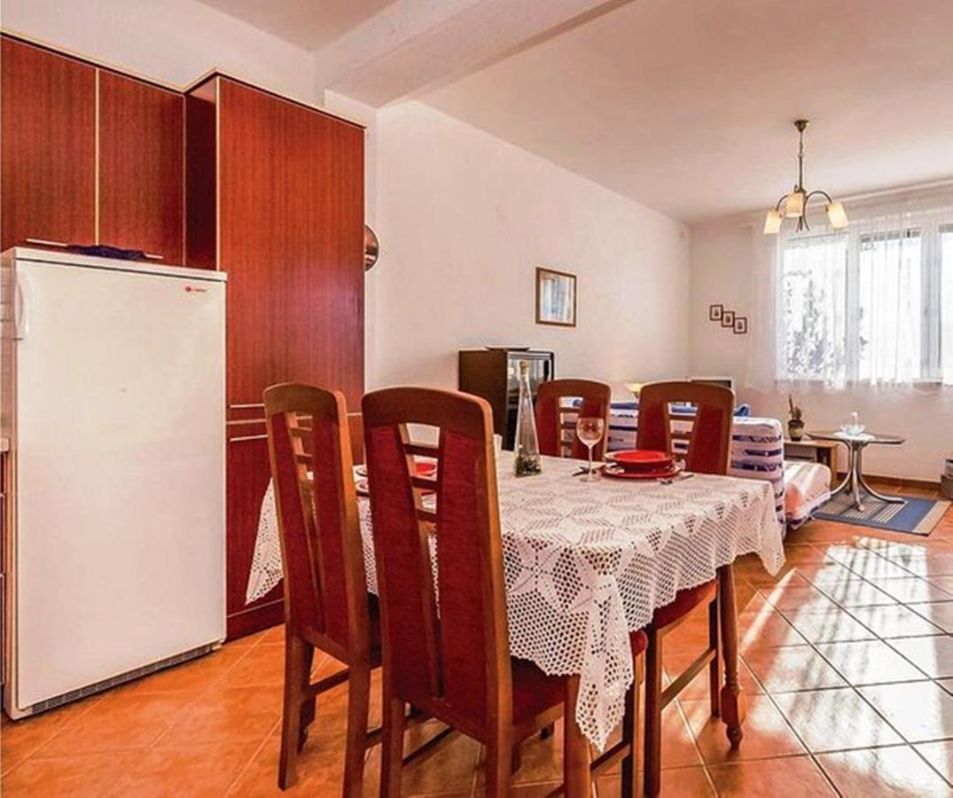 Cecillia Mare Apartments Ровинь Экстерьер фото
