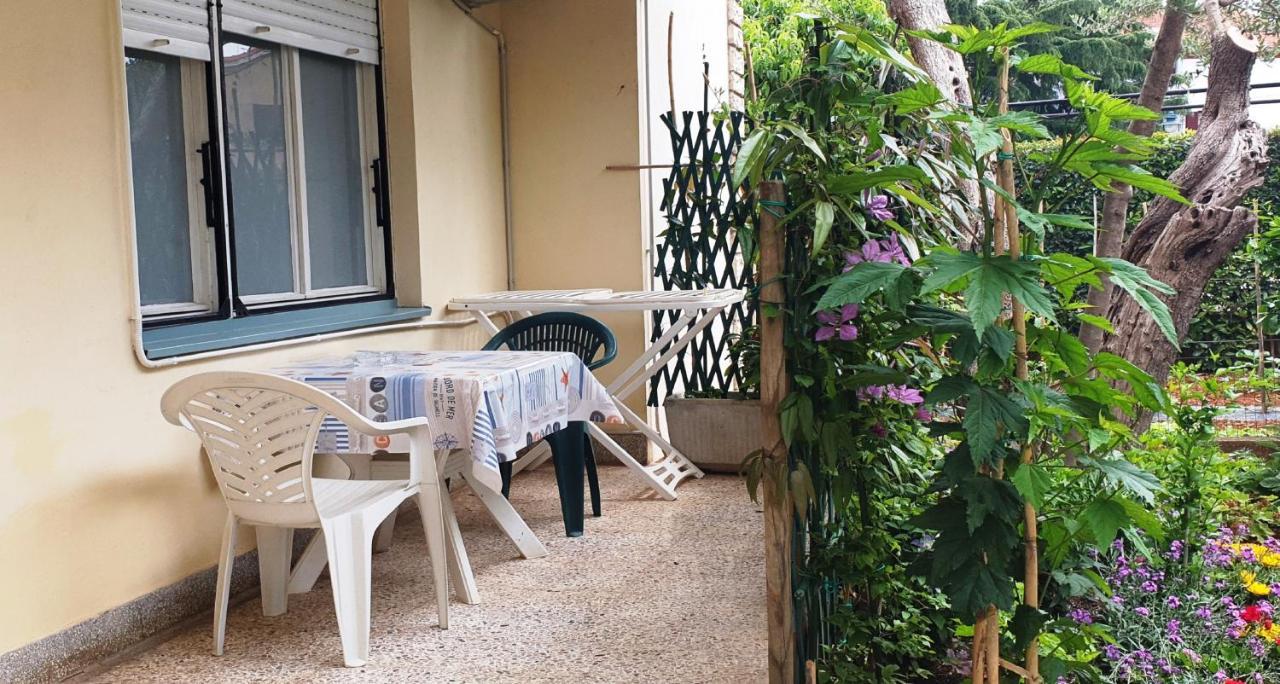 Cecillia Mare Apartments Ровинь Экстерьер фото