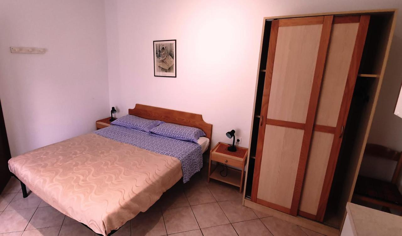 Cecillia Mare Apartments Ровинь Экстерьер фото