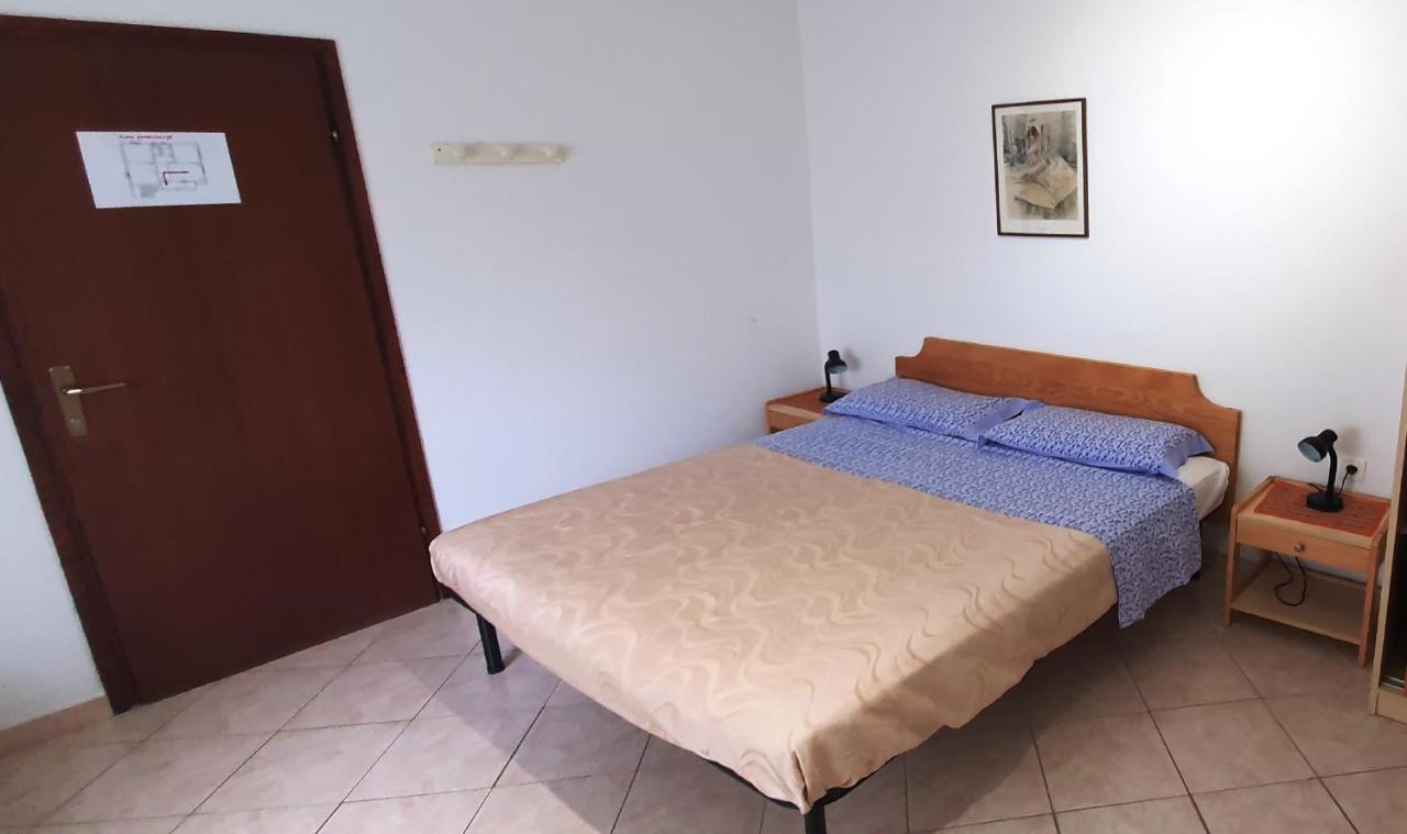 Cecillia Mare Apartments Ровинь Экстерьер фото