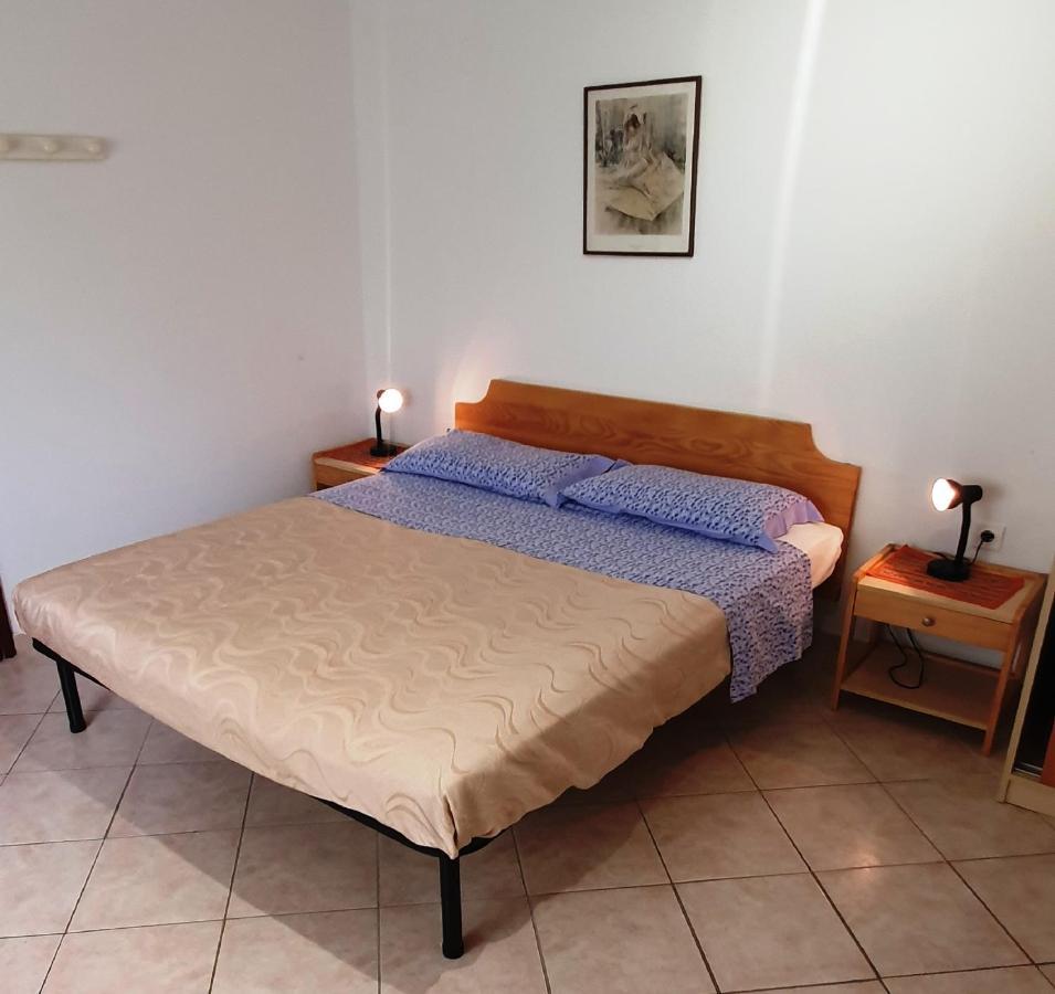 Cecillia Mare Apartments Ровинь Экстерьер фото