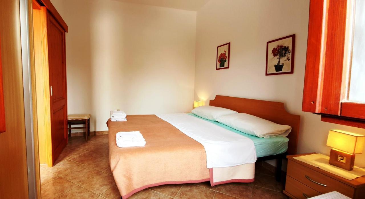 Cecillia Mare Apartments Ровинь Экстерьер фото