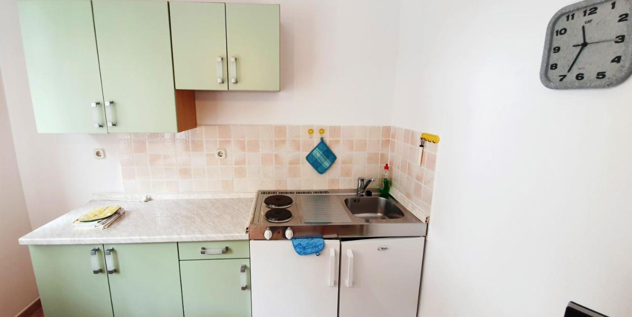 Cecillia Mare Apartments Ровинь Экстерьер фото