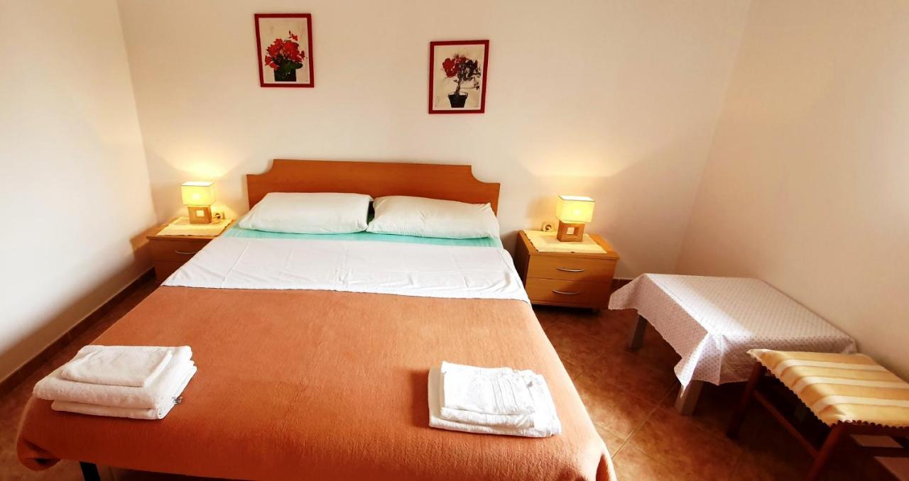 Cecillia Mare Apartments Ровинь Экстерьер фото