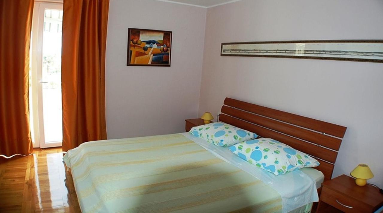 Cecillia Mare Apartments Ровинь Экстерьер фото
