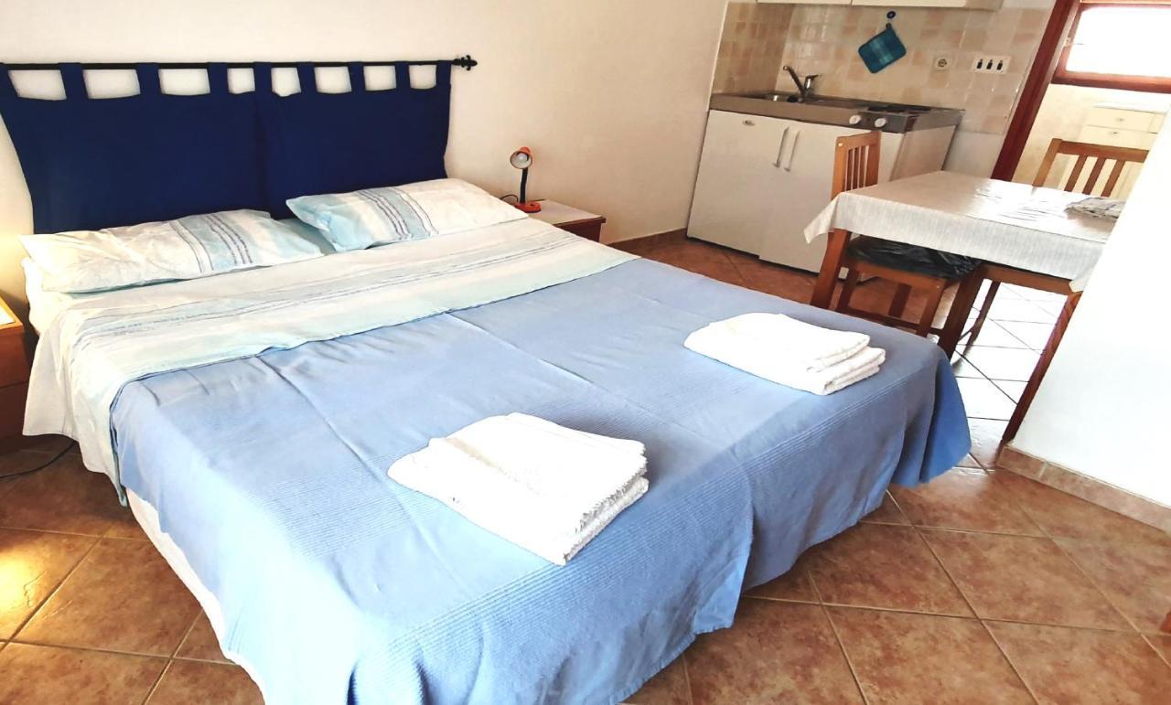 Cecillia Mare Apartments Ровинь Экстерьер фото