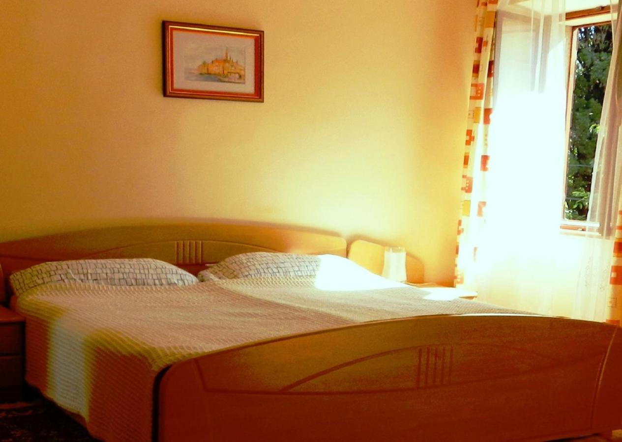 Cecillia Mare Apartments Ровинь Экстерьер фото