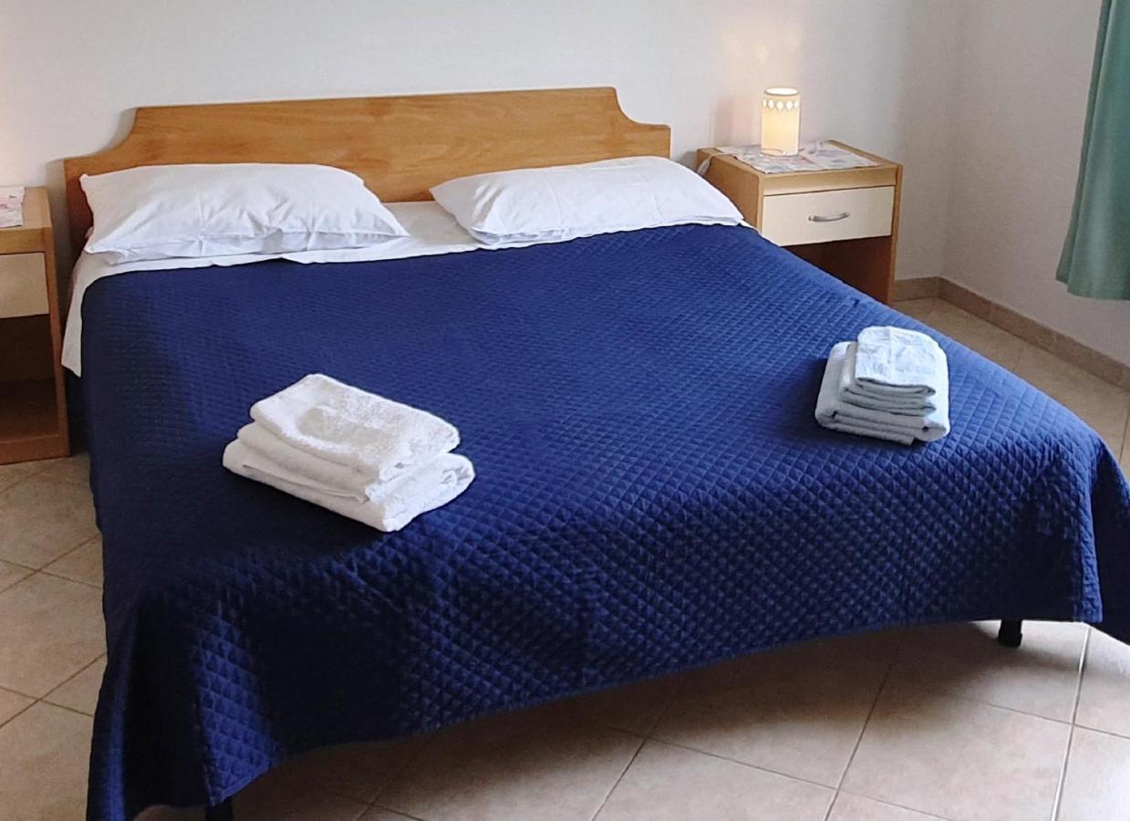 Cecillia Mare Apartments Ровинь Экстерьер фото