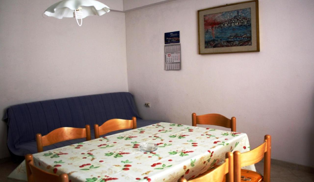 Cecillia Mare Apartments Ровинь Экстерьер фото