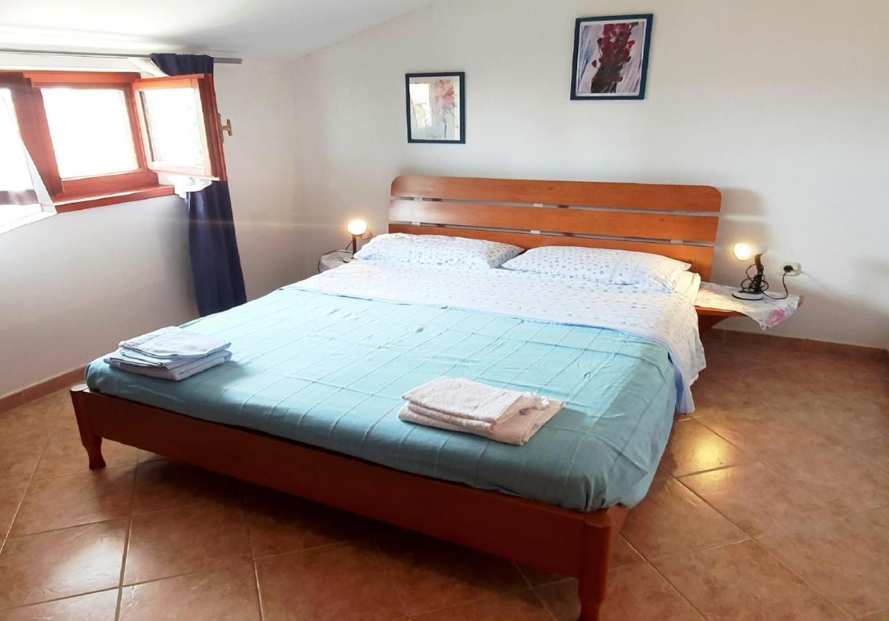 Cecillia Mare Apartments Ровинь Экстерьер фото