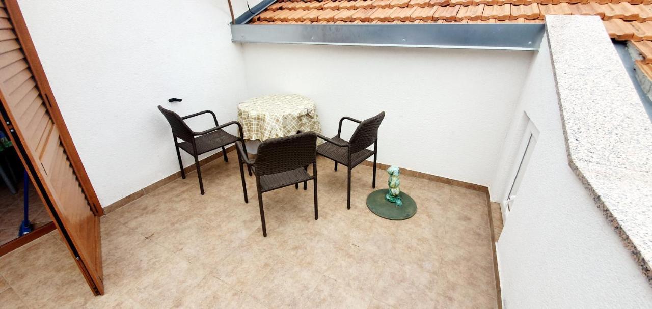 Cecillia Mare Apartments Ровинь Экстерьер фото